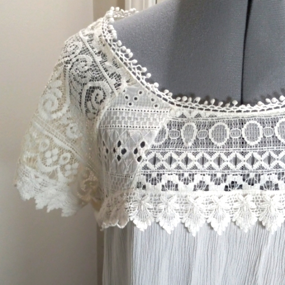 My Michelle Sz Med White Cropped lace Top - Picture 5 of 7